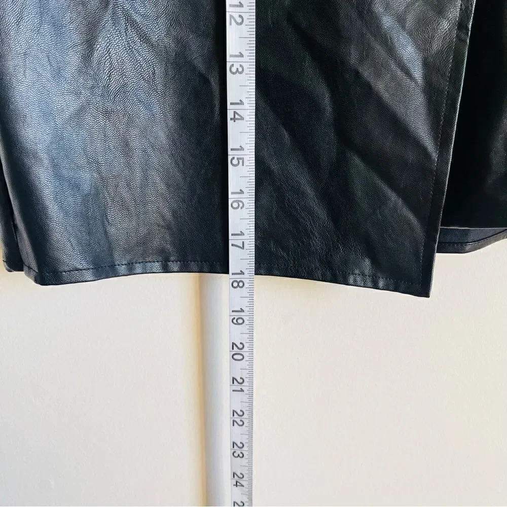 LUMIÉRE Black PU Leather Zipper Mini Skirt Small
